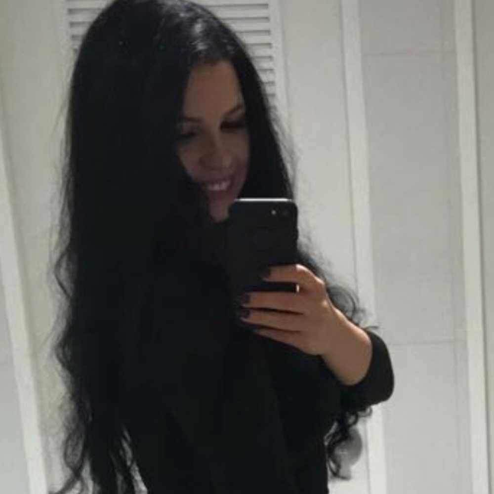 Meet your Posher, Lina